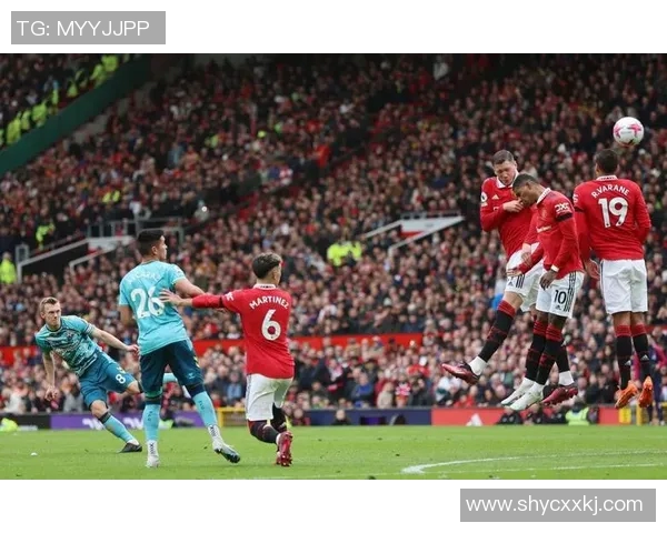 2012年曼联与曼城巅峰对决回顾:英超历史上的经典战役 2012年曼联与曼城巅峰对决回顾:英超历史上的经典战役