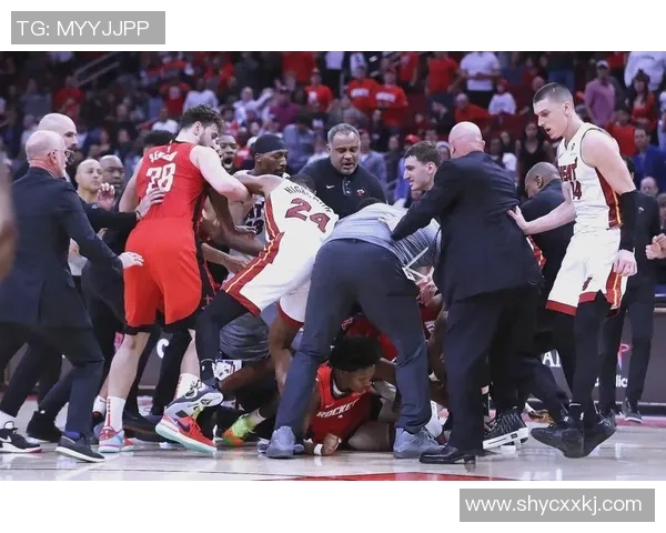 2011年NBA热火与火箭精彩对决回顾及赛季表现分析