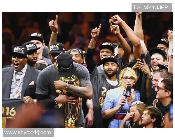 2002年湖人与国王第七场激战回顾篮球历史上的经典对决与传奇时刻 2002年湖人与国王第七场激战回顾篮球历史上的经典对决与传奇时刻