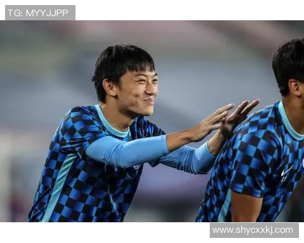 广州恒大淘宝迎战大连人全力争胜力争积分榜前列